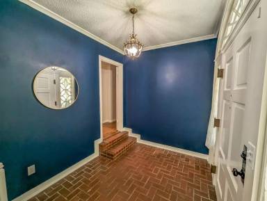 Main picture of 6231 Dillingham Ave