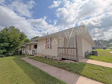 Main picture of 1499 W Rainey St