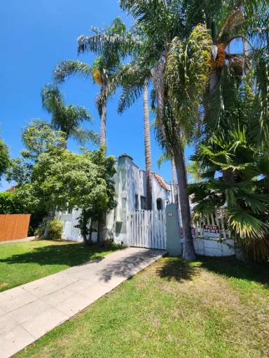 Main picture of 806 N Poinsettia Pl