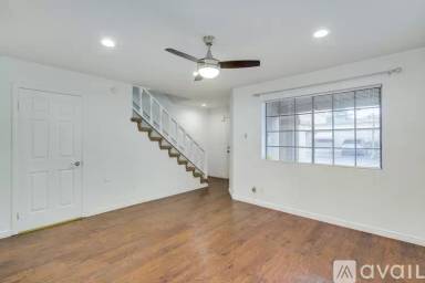 Main picture of 1440 W La Jolla Dr