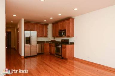 Main picture of 2502 N Southport Ave