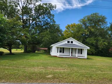 Main picture of 3425 S River School Rd