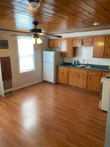 Main picture of 166 Newland Ave