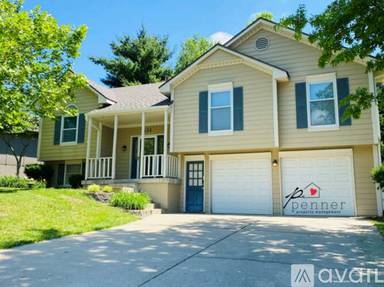 Main picture of 436 NE Station Dr
