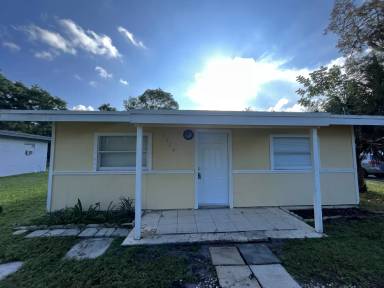 Main picture of 1354 SW 26th Ave