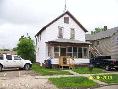 Main picture of 117 S 3rd St