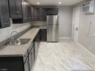 Main picture of 21 Linden St