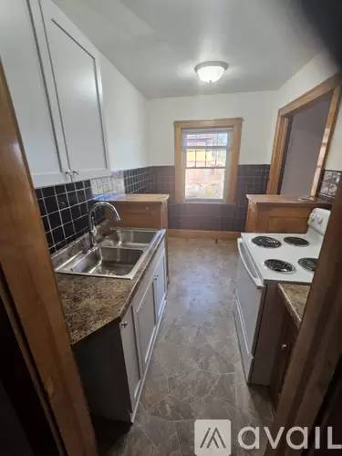 Main picture of 1731 E Superior St