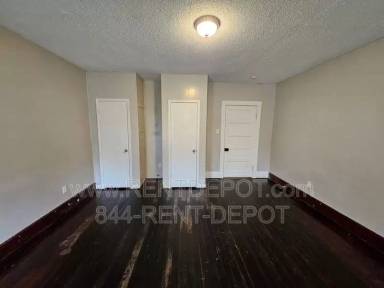 Main picture of 304 S Grand Ave