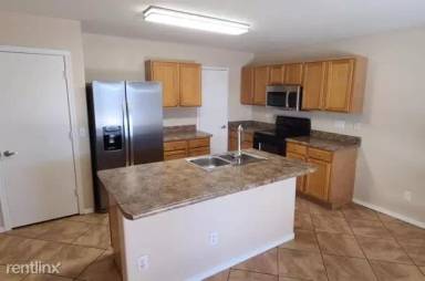 Main picture of 2607 S 71st Dr