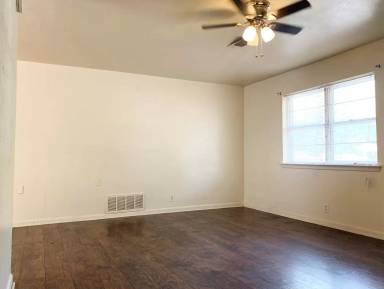 Main picture of 712 Juno Ln