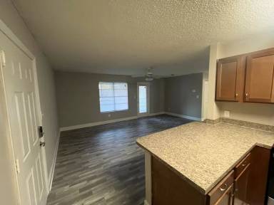 Main picture of 653 Laurel Lake Ct