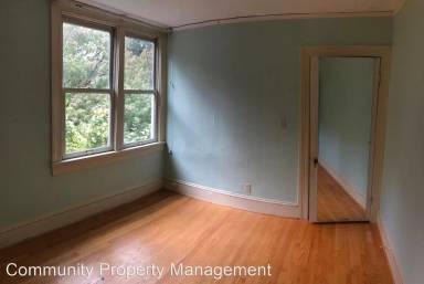 Main picture of 1706 SE Belmont St