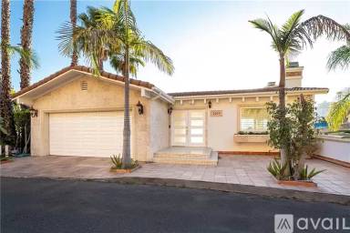 Main picture of 2019 Sunset Plaza Dr