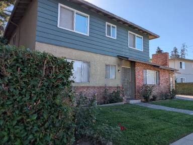Main picture of 914 College Dr
