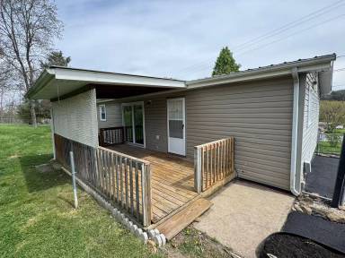 Main picture of 300 Derby Dr