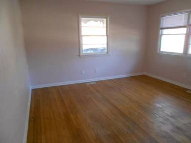 Main picture of 6037 Farmington St