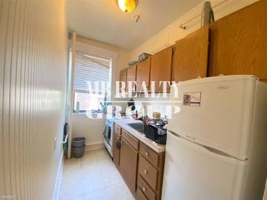 Main picture of 51 Park Dr