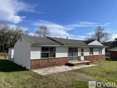 Main picture of 332 Poppy Ave