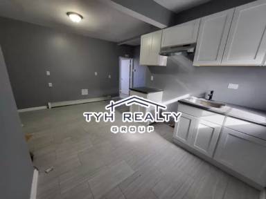Main picture of 668 Irvine Turner Blvd
