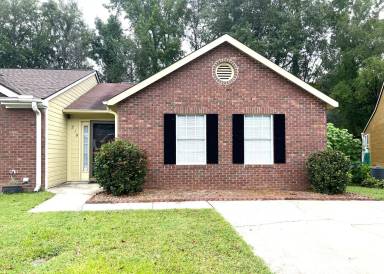 Main picture of 215 Johns Ct