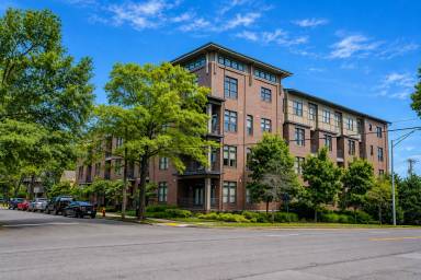 Main picture of 1706 18th Ave S