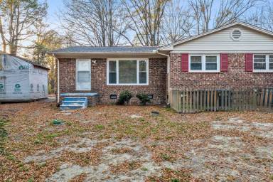Main picture of 1050 Knox Rd