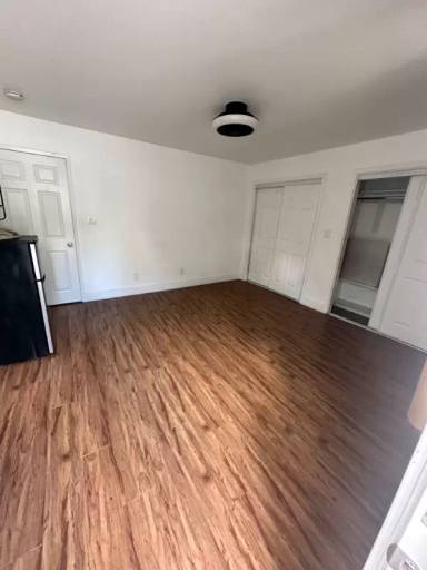 Main picture of 2036 E Knopf St