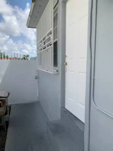 Main picture of 268 E 50th St