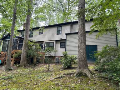 Main picture of 4500 Connell Dr