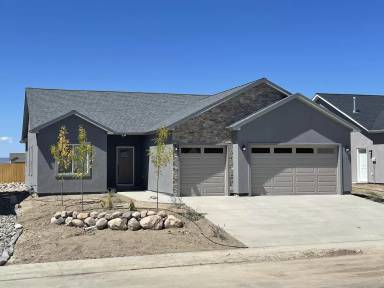 Main picture of 1411 Blue Creek Ave