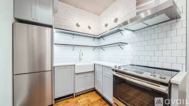 Main picture of 287 Maple St