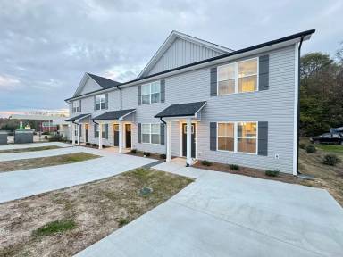 Main picture of 232 E 26th St