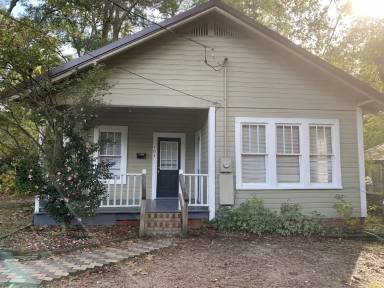 Main picture of 401 W Carolina Ave