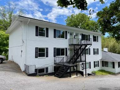 Main picture of 1121 W End Blvd