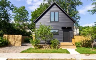 Main picture of 1414 Holcomb St