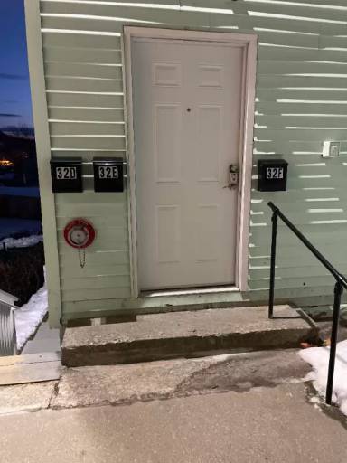 Main picture of 32 Ashburnham Hill Rd