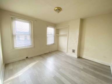 Main picture of 3454 N Water St