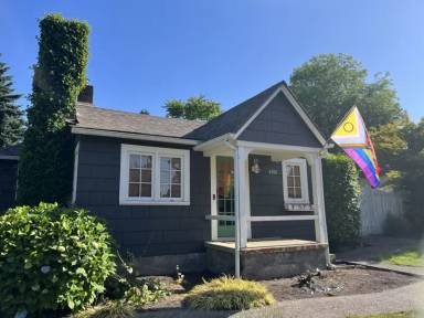 Main picture of 4200 SE Harvey St