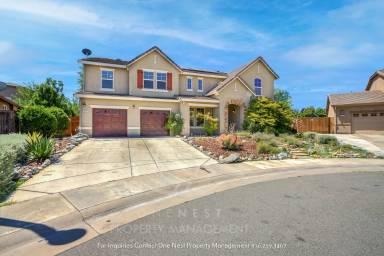 Main picture of 305 Falkirk Ct