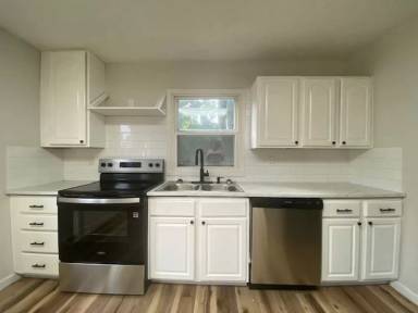 Main picture of 2832 Dorothy Ln