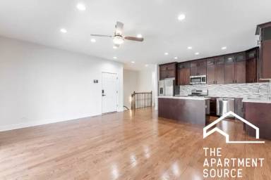 Main picture of 3311 N Avers Ave
