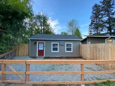 Main picture of 402 Short St