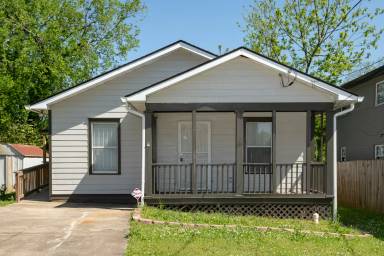 Main picture of 701 Dalvigney St NW