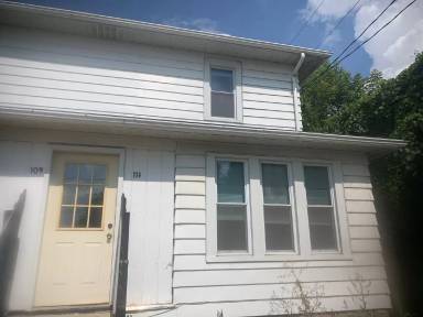 Main picture of 111 E Van Buren St