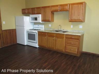 Main picture of 731 Maine St