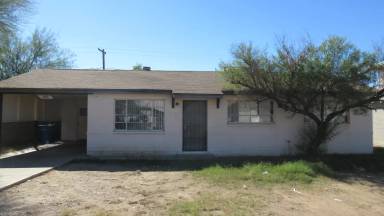 Main picture of 829 E Ruth Ave