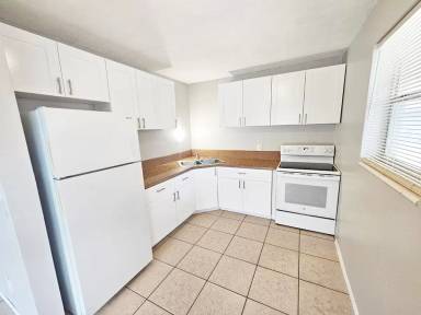 Main picture of 430 NW 40th Ct