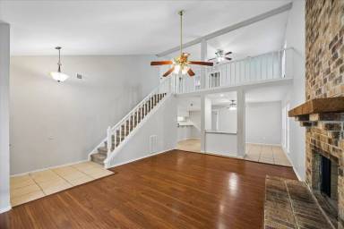 Main picture of 2 Goldthread Ct