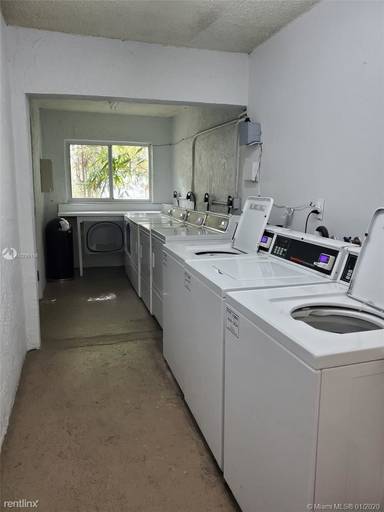 Main picture of 2920 SW 28th Ter